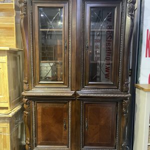 Tủ trưng bày cổ điển T07